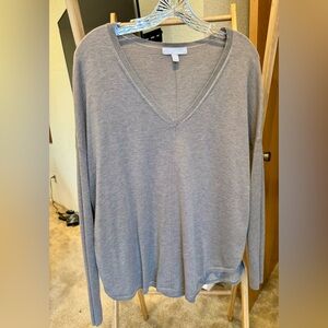 V-neck sweater - Women’s M